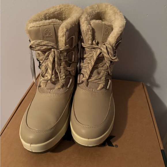 Kamik winter boots size 7 - Picture 2 of 4